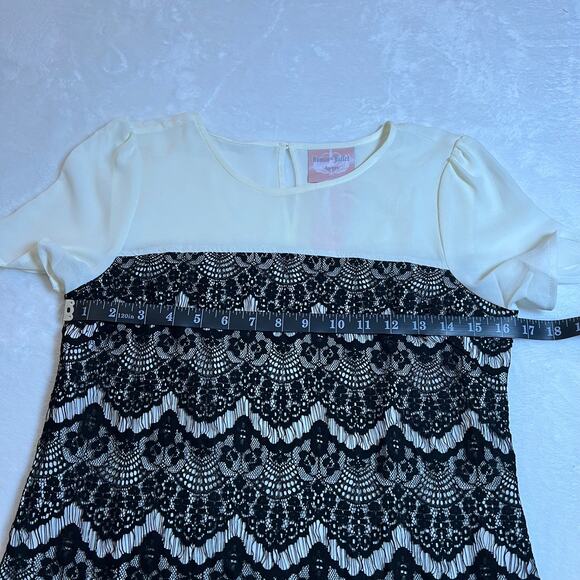 Romeo & Juliet Couture Crewneck Lace Chiffon Blouse Size Small NEW Lightweight - Picture 8 of 10
